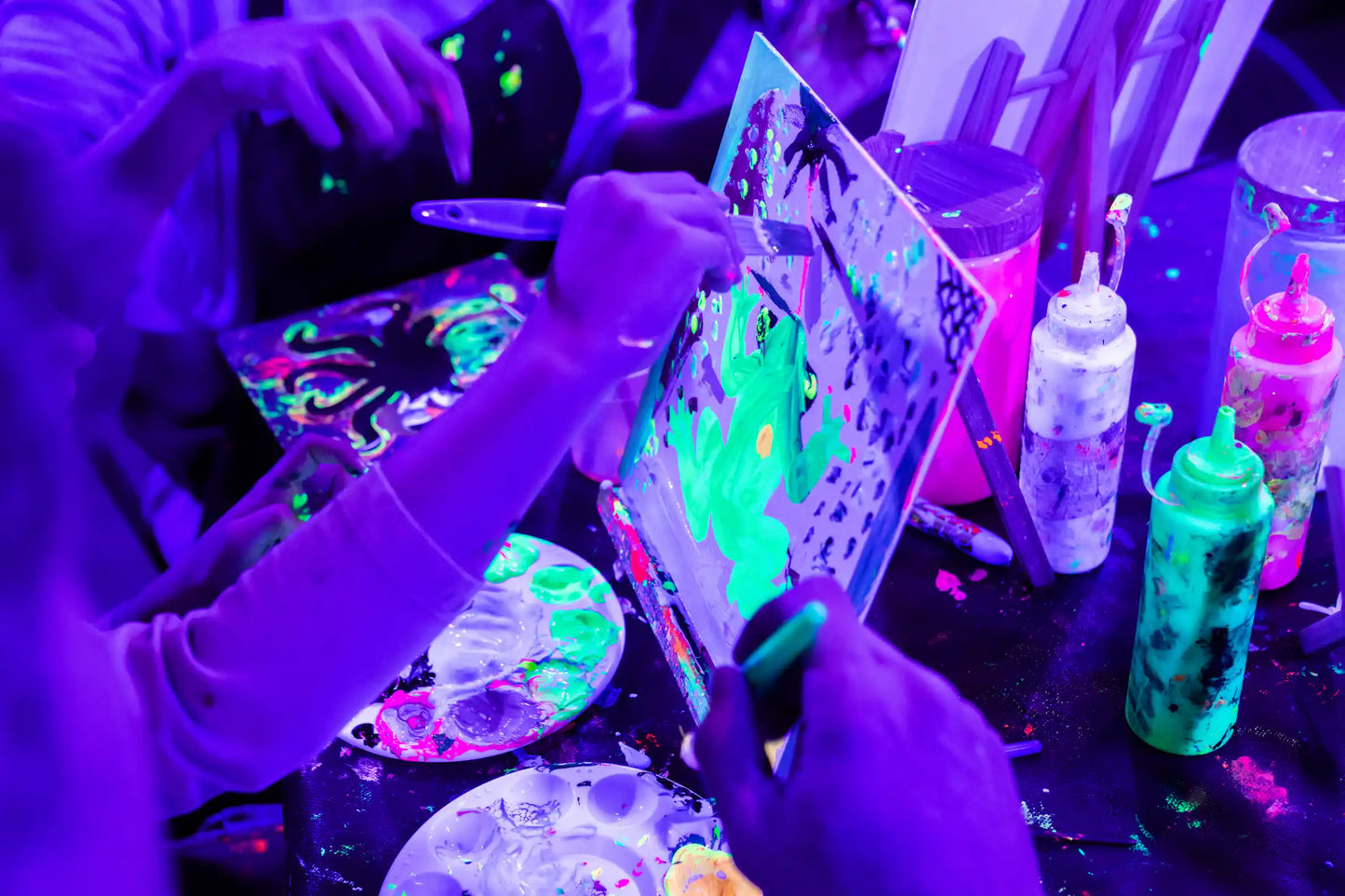 ATELIER FLUO 3 À 9 ANS